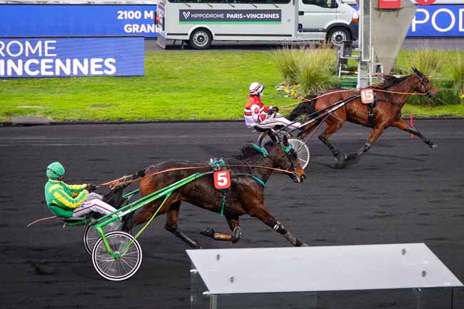 Photo d'arrivée de la course pmu PRIX DE PORTBAIL à PARIS-VINCENNES le Lundi 7 décembre 2020