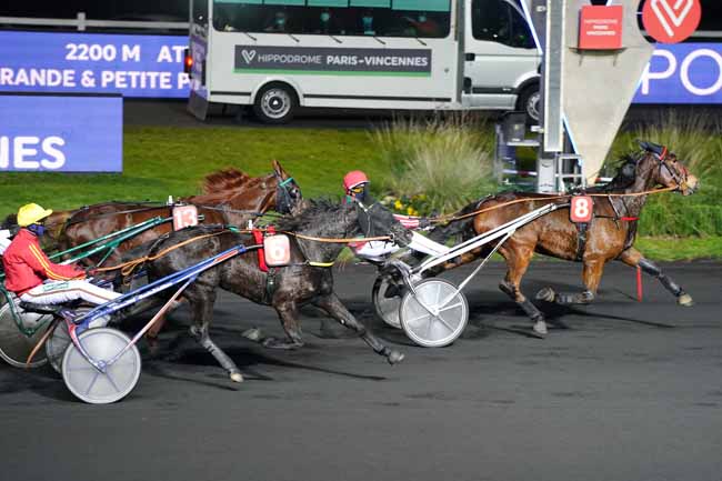 Photo d'arrivée de la course pmu PRIX POLARIS à PARIS-VINCENNES le Mardi 8 décembre 2020