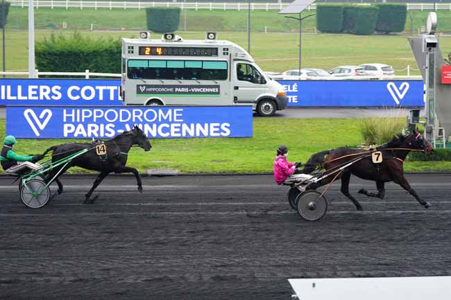 Photo d'arrivée de la course pmu PRIX DE VILLERS-COTTERETS à PARIS-VINCENNES le Mercredi 9 décembre 2020