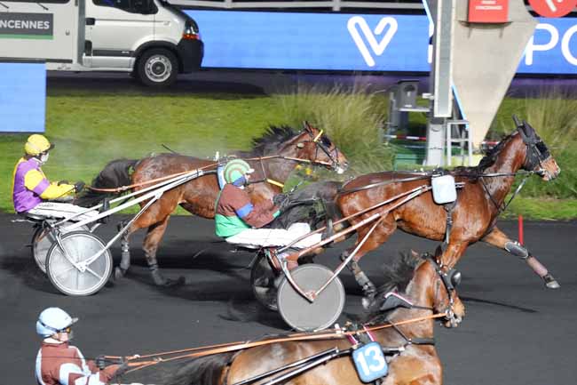 Photo d'arrivée de la course pmu PRIX DE NALLIERS à PARIS-VINCENNES le Mercredi 9 décembre 2020