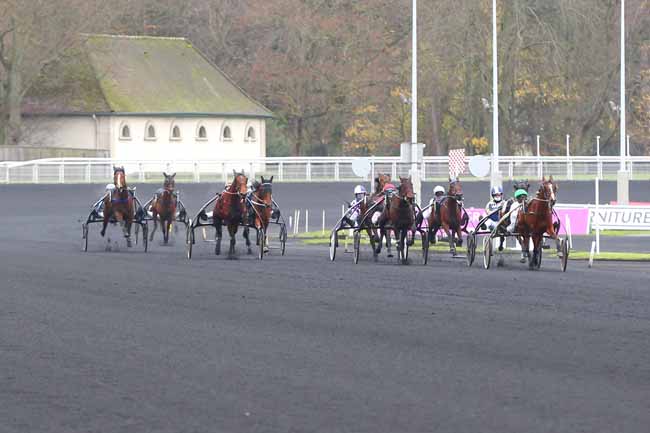 Photo d'arrivée de la course pmu PRIX ALBERT RAYON à PARIS-VINCENNES le Dimanche 13 décembre 2020