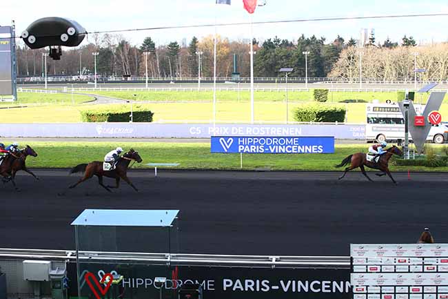 Photo d'arrivée de la course pmu PRIX DE ROSTRENEN à PARIS-VINCENNES le Mardi 15 décembre 2020