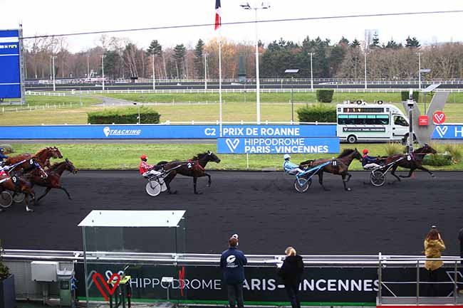 Photo d'arrivée de la course pmu PRIX DE ROANNE à PARIS-VINCENNES le Mercredi 16 décembre 2020