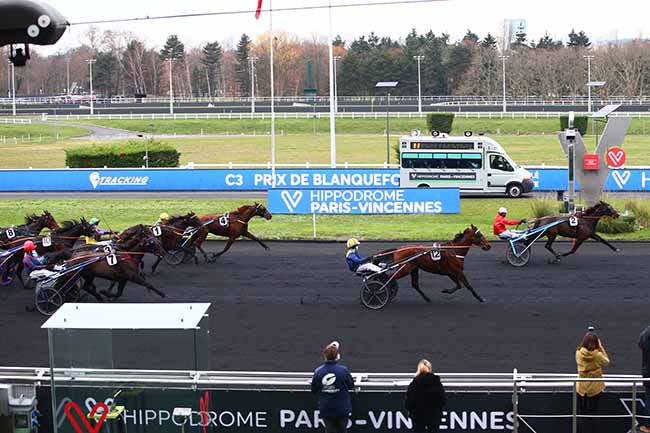 Photo d'arrivée de la course pmu PRIX DE BLANQUEFORT à PARIS-VINCENNES le Mercredi 16 décembre 2020
