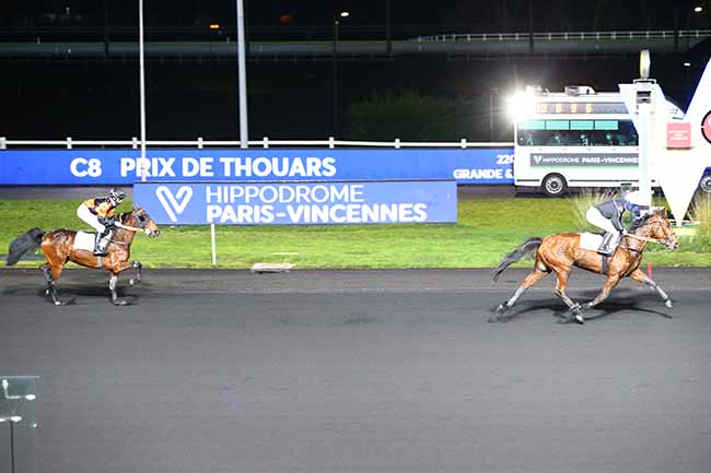 Photo d'arrivée de la course pmu PRIX DE THOUARS à PARIS-VINCENNES le Samedi 19 décembre 2020