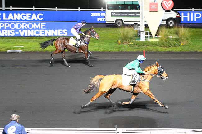 Photo d'arrivée de la course pmu PRIX DE LANGEAC à PARIS-VINCENNES le Samedi 19 décembre 2020