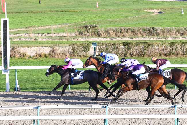 Photo d'arrivée de la course pmu PRIX DE CUIGNY à DEAUVILLE le Samedi 19 décembre 2020