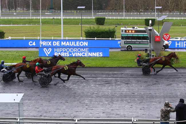 Photo d'arrivée de la course pmu PRIX DE MAULEON à PARIS-VINCENNES le Jeudi 24 décembre 2020