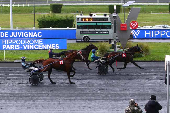 Photo d'arrivée de la course pmu PRIX DE JUVIGNAC à PARIS-VINCENNES le Jeudi 24 décembre 2020