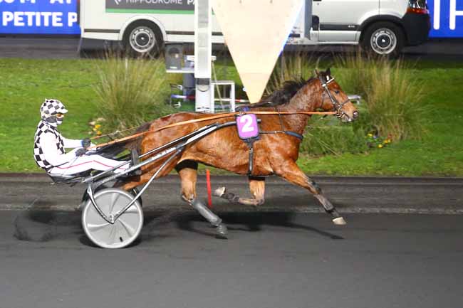 Photo d'arrivée de la course pmu PRIX D'ANDERNOS-LES-BAINS à PARIS-VINCENNES le Vendredi 25 décembre 2020
