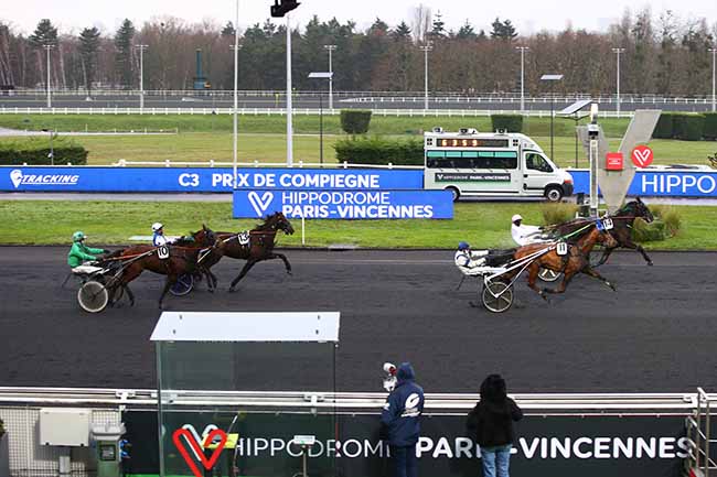Photo d'arrivée de la course pmu PRIX DE COMPIEGNE à PARIS-VINCENNES le Mardi 29 décembre 2020