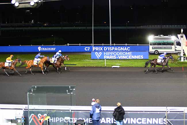Photo d'arrivée de la course pmu PRIX D'ISPAGNAC à PARIS-VINCENNES le Mardi 29 décembre 2020