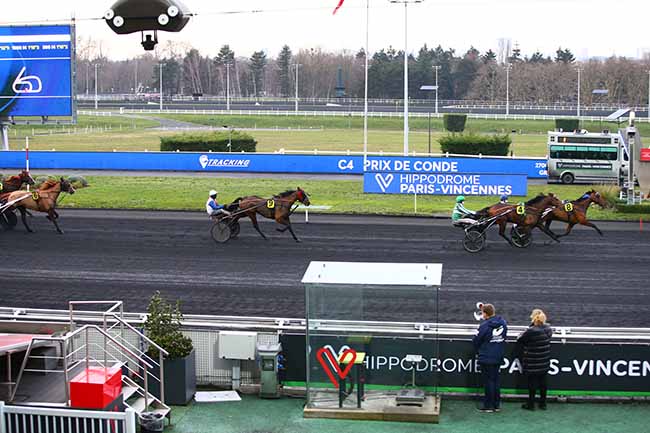 Photo d'arrivée de la course pmu PRIX DE CONDE à PARIS-VINCENNES le Vendredi 1 janvier 2021