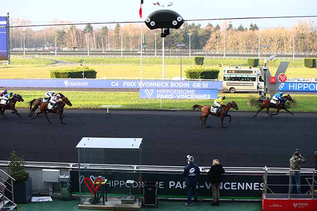 Photo d'arrivée de la course pmu PRIX YVONNICK BODIN à PARIS-VINCENNES le Samedi 2 janvier 2021