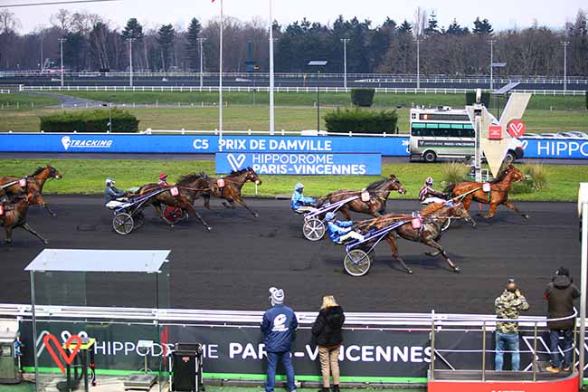 Photo d'arrivée de la course pmu PRIX DE DAMVILLE à PARIS-VINCENNES le Samedi 2 janvier 2021