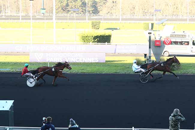 Photo d'arrivée de la course pmu PRIX DE PONTARLIER à PARIS-VINCENNES le Dimanche 10 janvier 2021