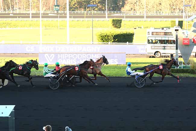 Photo d'arrivée de la course pmu PRIX D'ETREPAGNY à PARIS-VINCENNES le Dimanche 10 janvier 2021