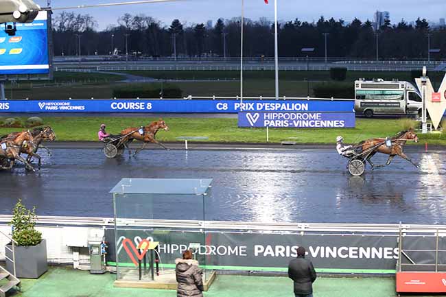 Photo d'arrivée de la course pmu PRIX D'ESPALION à PARIS-VINCENNES le Dimanche 24 janvier 2021