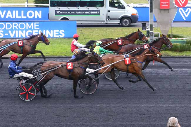 Photo d'arrivée de la course pmu PRIX DE CAVAILLON à PARIS-VINCENNES le Mardi 26 janvier 2021