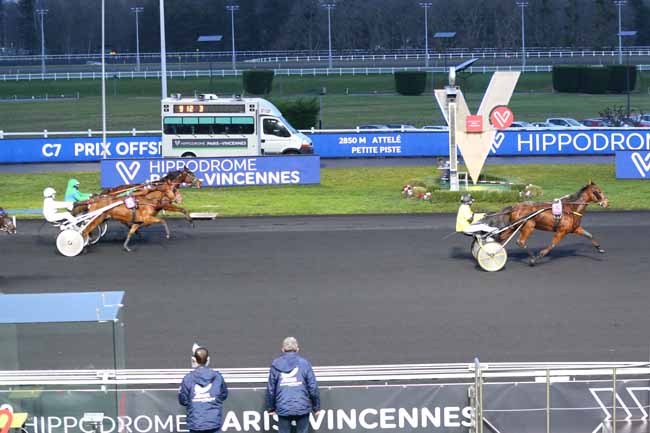 Photo d'arrivée de la course pmu PRIX OFFSHORE DREAM à PARIS-VINCENNES le Samedi 30 janvier 2021
