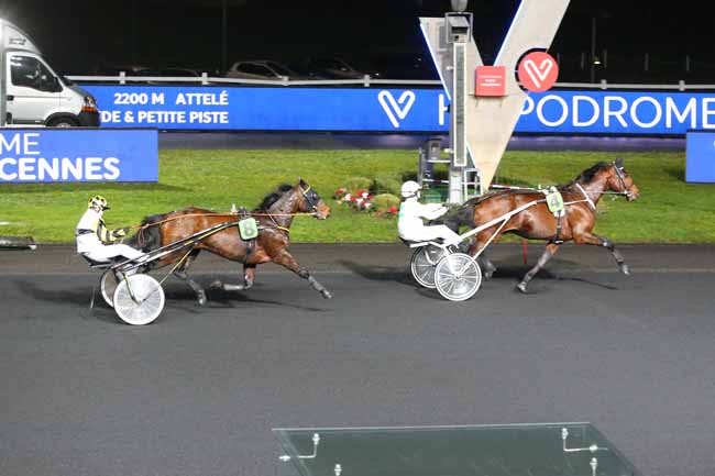 Photo d'arrivée de la course pmu PRIX DE SAINT-CLAUDE à PARIS-VINCENNES le Samedi 30 janvier 2021