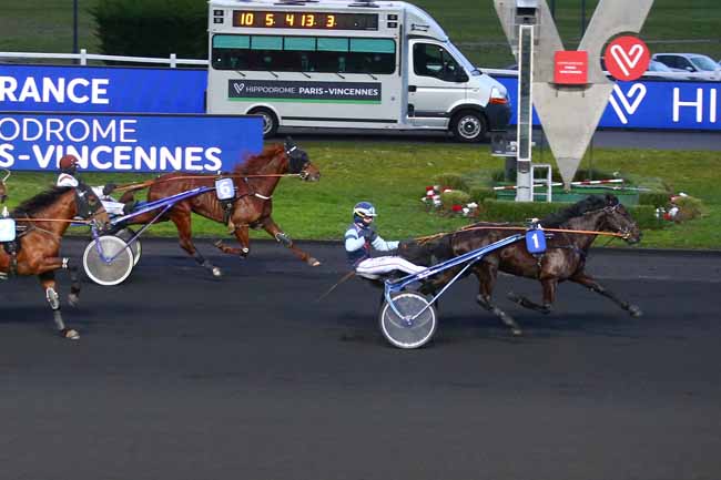 Photo d'arrivée de la course pmu PRIX DE FLEURANCE à PARIS-VINCENNES le Lundi 1 février 2021
