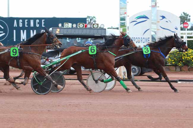 Photo d'arrivée de la course pmu PRIX DE PORTO à CAGNES-SUR-MER le Vendredi 19 février 2021