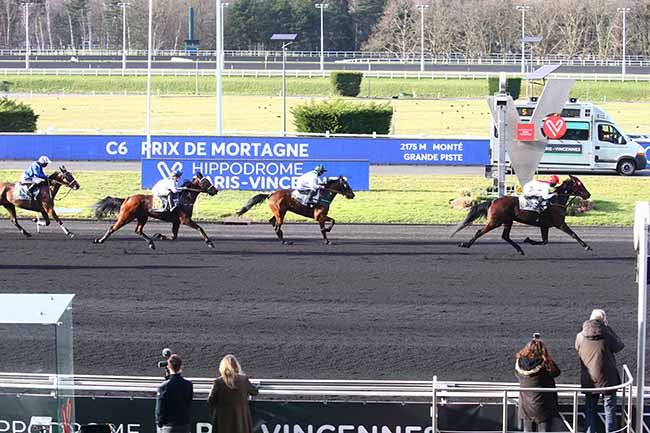 Photo d'arrivée de la course pmu PRIX DE MORTAGNE à PARIS-VINCENNES le Mardi 23 février 2021
