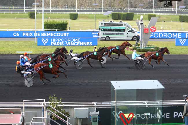 Photo d'arrivée de la course pmu PRIX DE BEMECOURT à PARIS-VINCENNES le Jeudi 25 février 2021