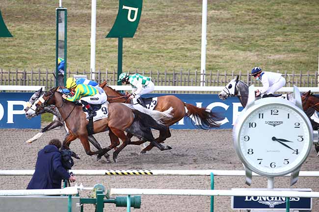 Photo d'arrivée de la course pmu PRIX DE JAGNY-SOUS-BOIS à CHANTILLY le Jeudi 25 février 2021