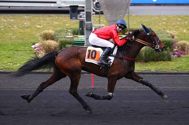 Photo d'arrivée de la course pmu PRIX HOLLY DU LOCTON à PARIS-VINCENNES le Jeudi 4 mars 2021