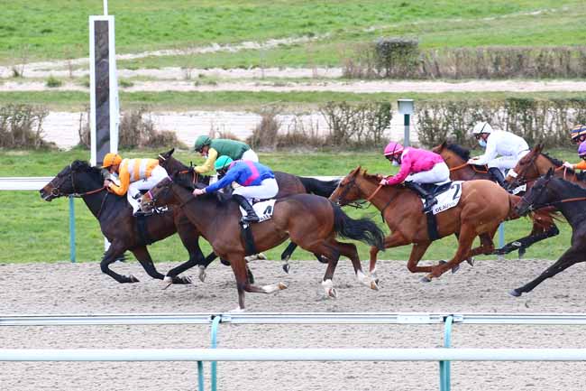 Photo d'arrivée de la course pmu PRIX DE COULONCES à DEAUVILLE le Vendredi 5 mars 2021