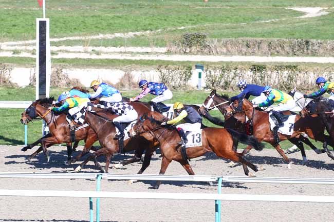 Photo d'arrivée de la course pmu PRIX DU CAP DE LA HEVE à DEAUVILLE le Samedi 6 mars 2021