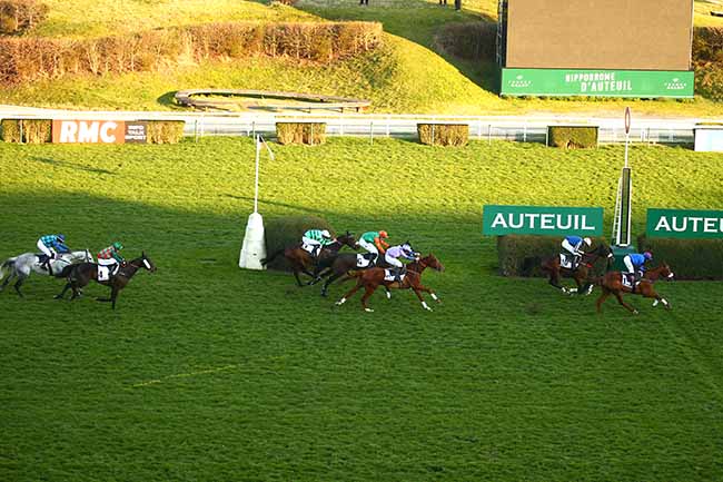Photo d'arrivée de la course pmu PRIX PONT D'IENA à AUTEUIL le Dimanche 7 mars 2021
