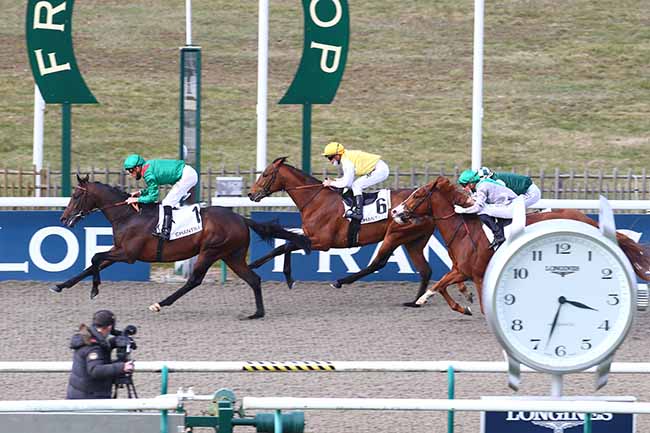 Photo d'arrivée de la course pmu PRIX DE LA TRAVERSIERE à CHANTILLY le Mardi 9 mars 2021
