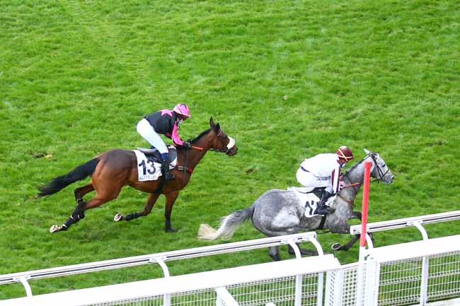Photo d'arrivée de la course pmu PRIX UNIVERS II à AUTEUIL le Samedi 13 mars 2021