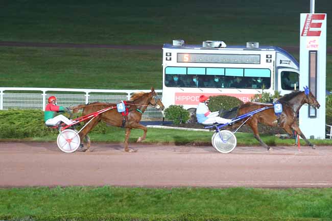 Photo d'arrivée de la course pmu PRIX DES ARDENNES à ENGHIEN le Mardi 16 mars 2021