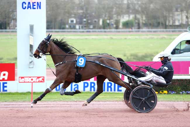 Photo d'arrivée de la course pmu PRIX DE BERVILLE à CAEN le Jeudi 18 mars 2021