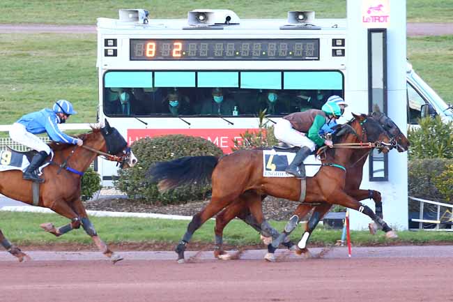 Photo d'arrivée de la course pmu PRIX DE FENAIN à ENGHIEN le Vendredi 19 mars 2021