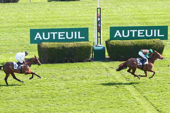 Photo d'arrivée de la course pmu PRIX DIDIER MESCAM à AUTEUIL le Samedi 20 mars 2021