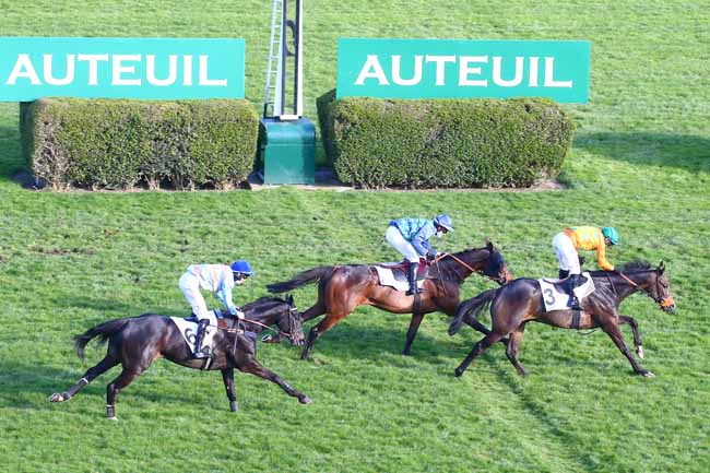 Photo d'arrivée de la course pmu PRIX TROYTOWN à AUTEUIL le Samedi 20 mars 2021