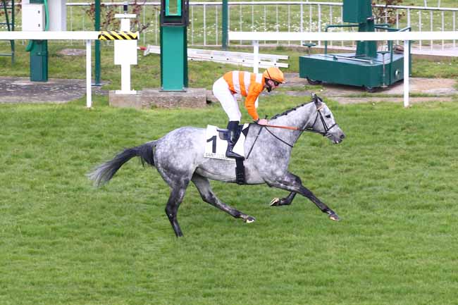 Photo d'arrivée de la course pmu PRIX EXBURY à SAINT-CLOUD le Dimanche 21 mars 2021