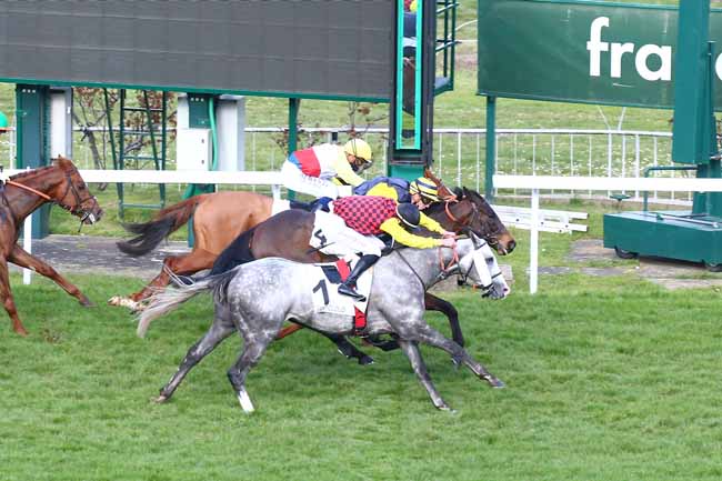 Photo d'arrivée de la course pmu PRIX DE CRECY FITZ-JAMES à SAINT-CLOUD le Dimanche 21 mars 2021