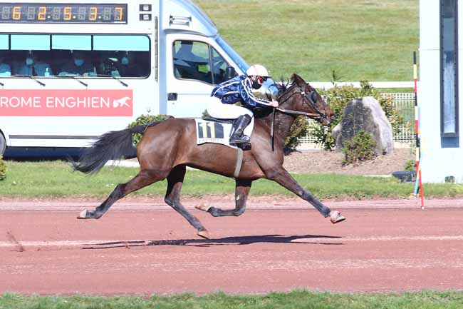 Photo d'arrivée de la course pmu PRIX DU PONT DE GRENELLE à ENGHIEN le Mardi 30 mars 2021