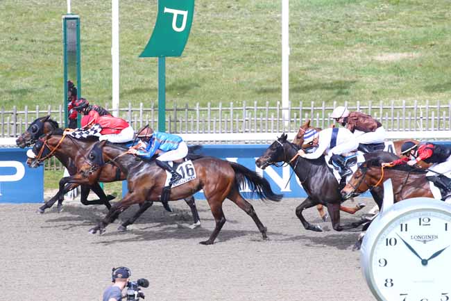 Photo d'arrivée de la course pmu PRIX DE LA JOURNEE DES PLANTES à CHANTILLY le Jeudi 1 avril 2021