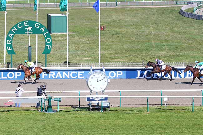 Photo d'arrivée de la course pmu PRIX DES MUSES à CHANTILLY le Vendredi 2 avril 2021