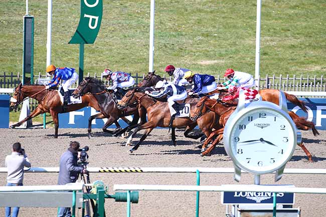 Photo d'arrivée de la course pmu PRIX DE LUZARCHES à CHANTILLY le Vendredi 2 avril 2021