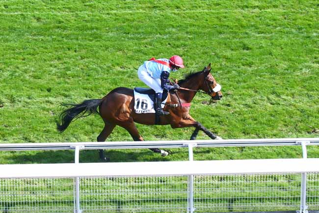 Photo d'arrivée de la course pmu PRIX GENERAL DE ROUGEMONT à AUTEUIL le Dimanche 4 avril 2021
