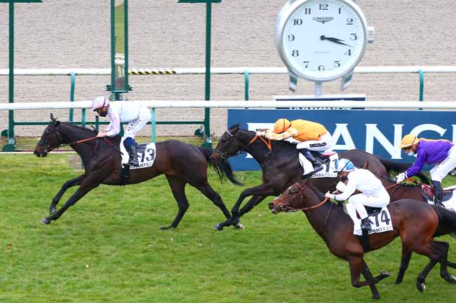 Photo d'arrivée de la course pmu PRIX DE LA CHARTREUSE à CHANTILLY le Lundi 5 avril 2021