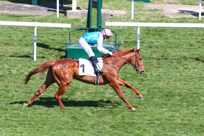 Photo d'arrivée de la course pmu PRIX PARADE D'AMOUR à SAINT-CLOUD le Mardi 6 avril 2021